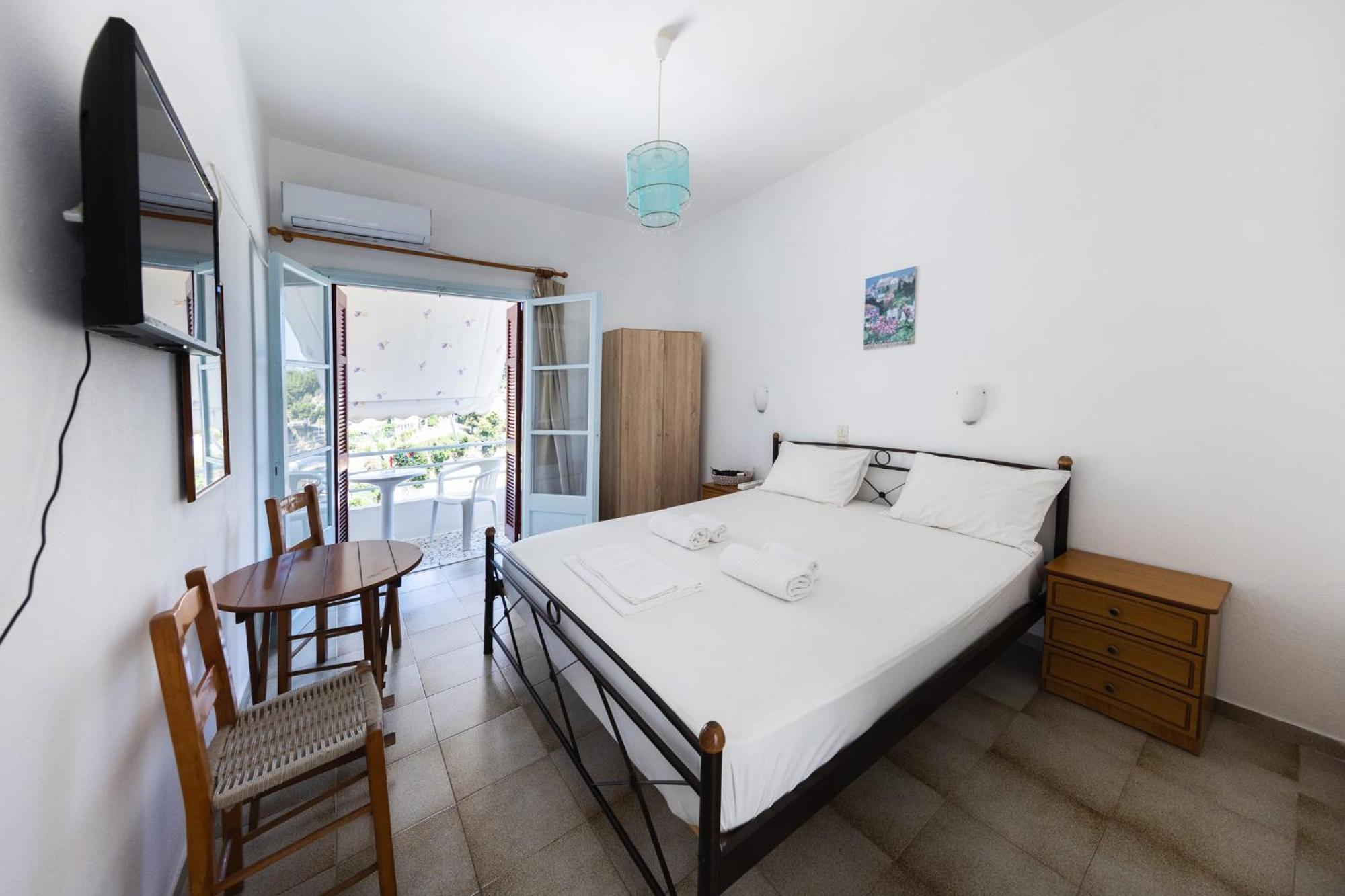 Nikos Rooms Votsi  Exterior photo