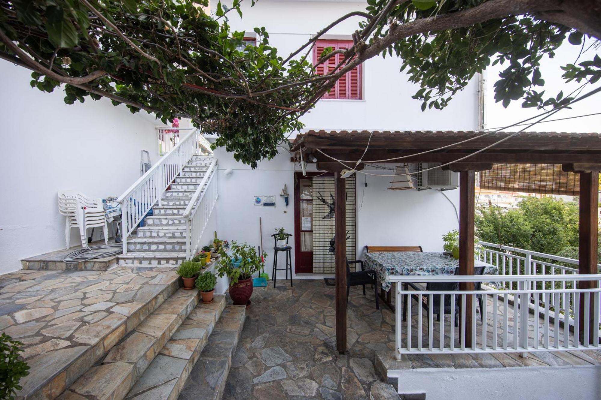 Nikos Rooms Votsi  Exterior photo